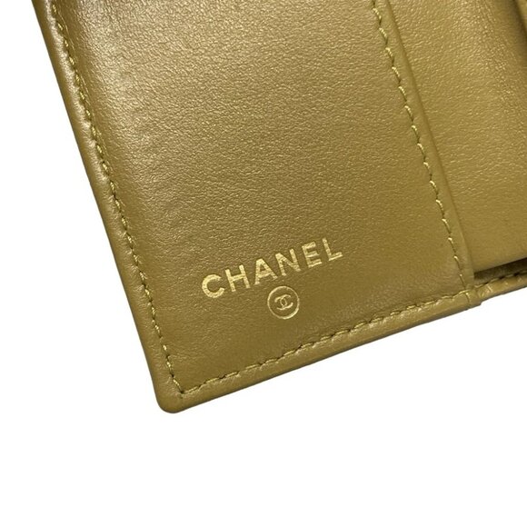 Auth CHANEL Matelasse Khaki Calfskin Trifold Wallet Gold hardware - Picture 5 of 11